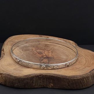 pretty silver bangle