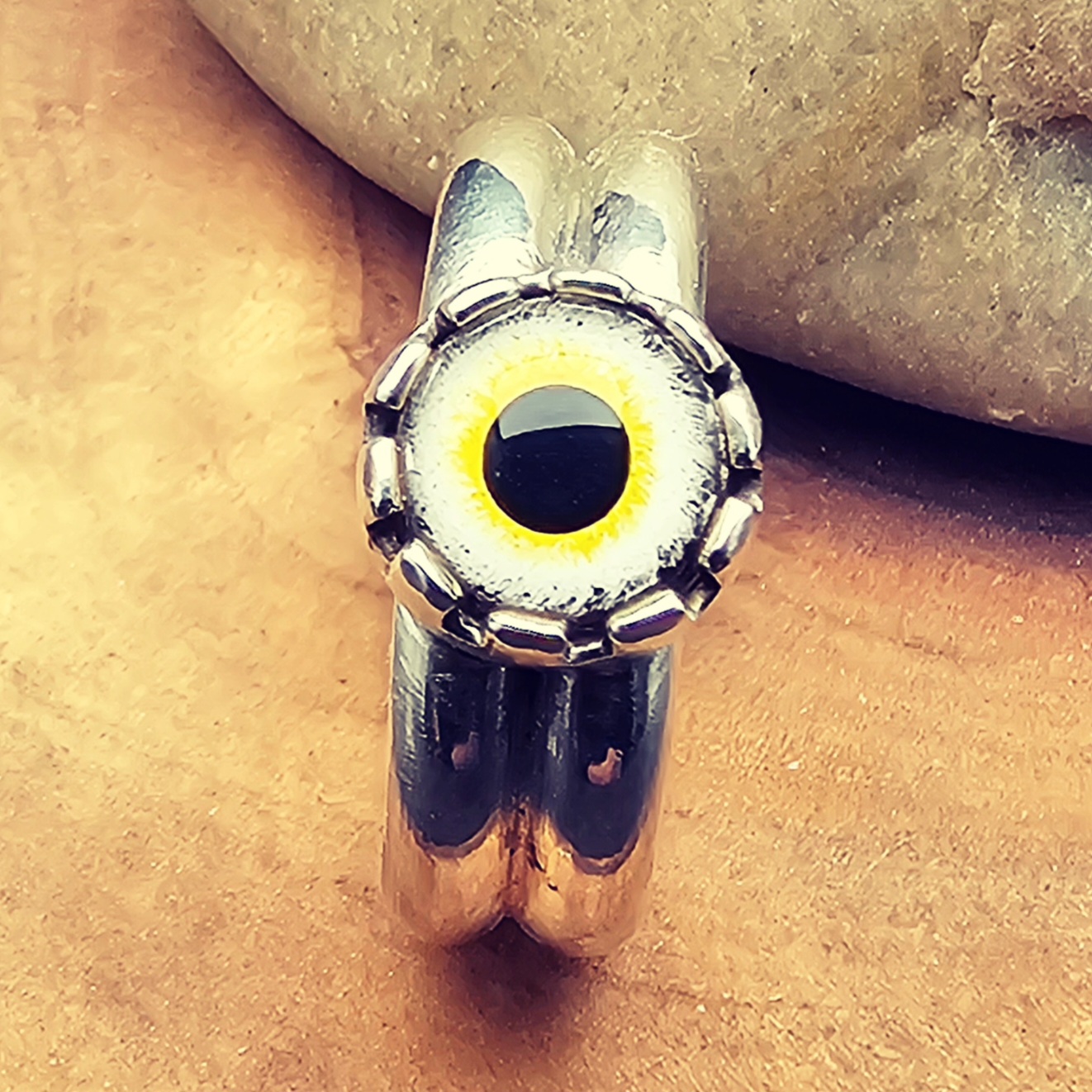 handblow-glass-eye-sterling-silver-ring-size-v
