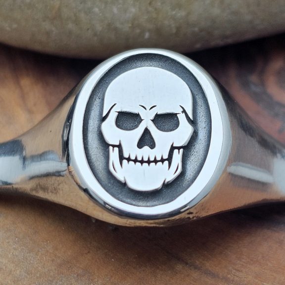 Laser engraved sterling silver jewellery handmade in the UK